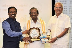 Honorable Vice-Chancellor facilitating the poet Dr.Metha at the Karikala Cholan Award organized by the Tamil University at Chennai function on 21.3.2019