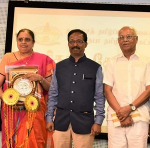  Honorable Vice-Chancellor facilitating the Award Winner  at the Karikala Cholan Award organized by the Tamil University at Chennai function on 21.3.2019